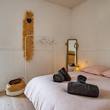 Villa A 2 Pas De La *