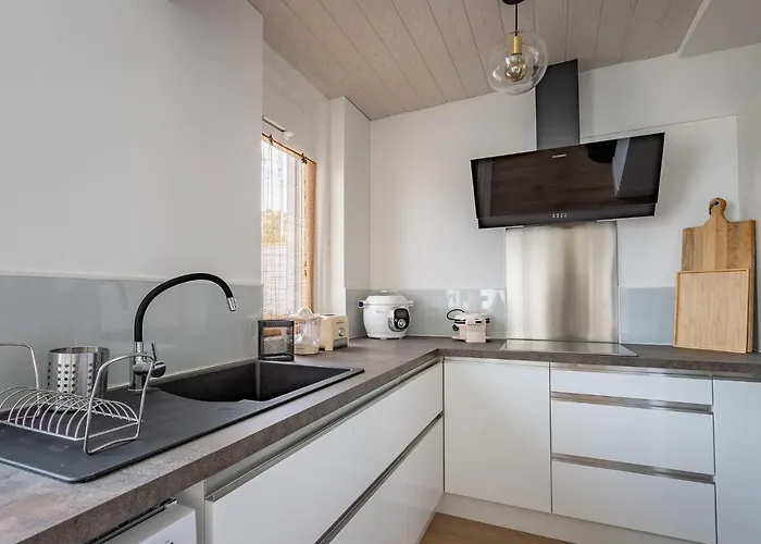 Villa A 2 Pas De La *